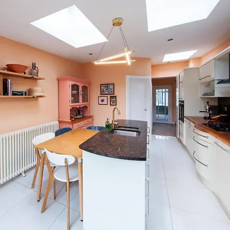 בית נופש Amazing 2bdr House Close To The August Deals דבלין