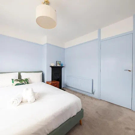 בית נופש Amazing 2bdr House Close To The August Deals *