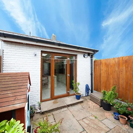 בית נופש Amazing 2bdr House Close To The August Deals