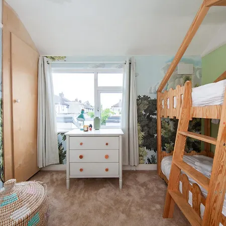 Nyaraló Amazing 2bdr House Close To The August Deals