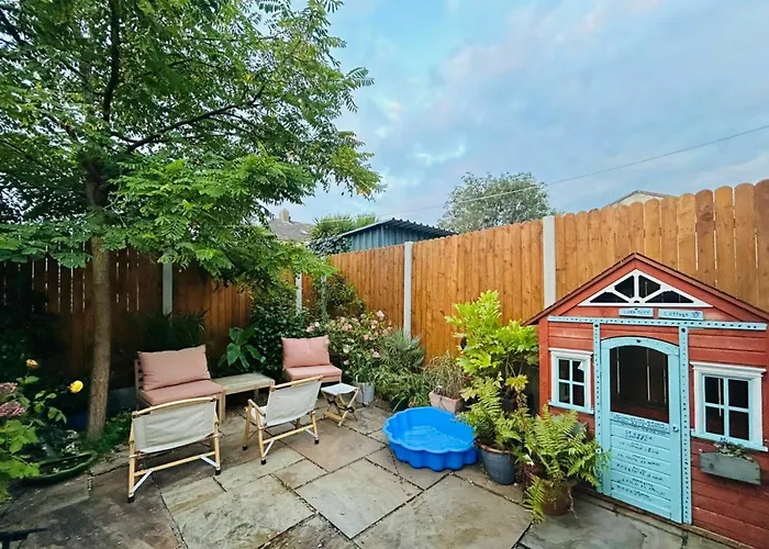 Amazing 2bdr House Close To The August Deals Feriehus *