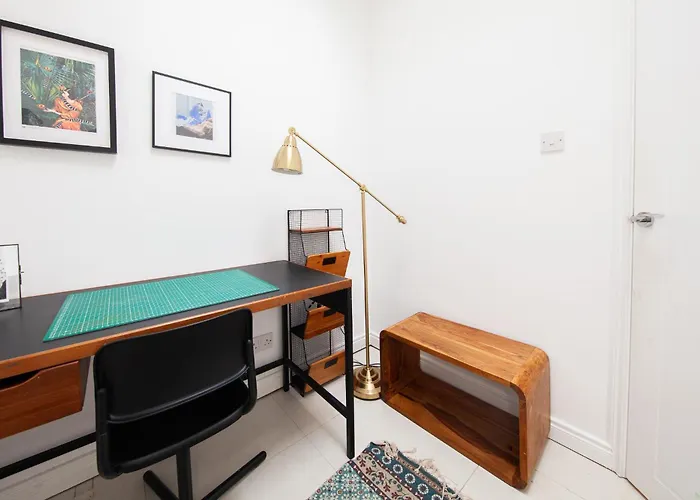 Amazing 2bdr House Close To The August Deals Dublin