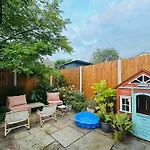 Amazing 2bdr House Close To The August Deals Semesterbostad *